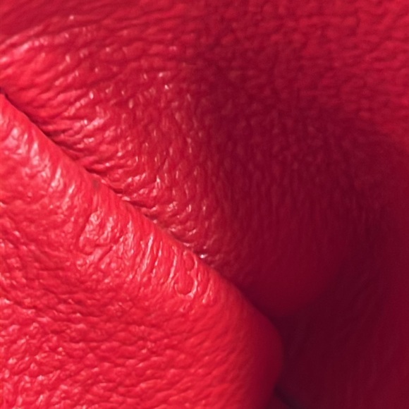 Louis Vuitton Cosmetic Pouch - Picture 13 of 13